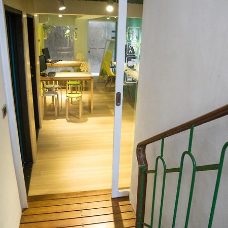 Leo Ho Hostel Tainan Buitenkant foto