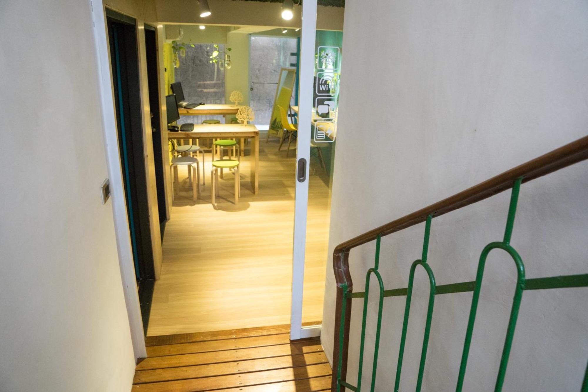 Leo Ho Hostel Tainan Buitenkant foto