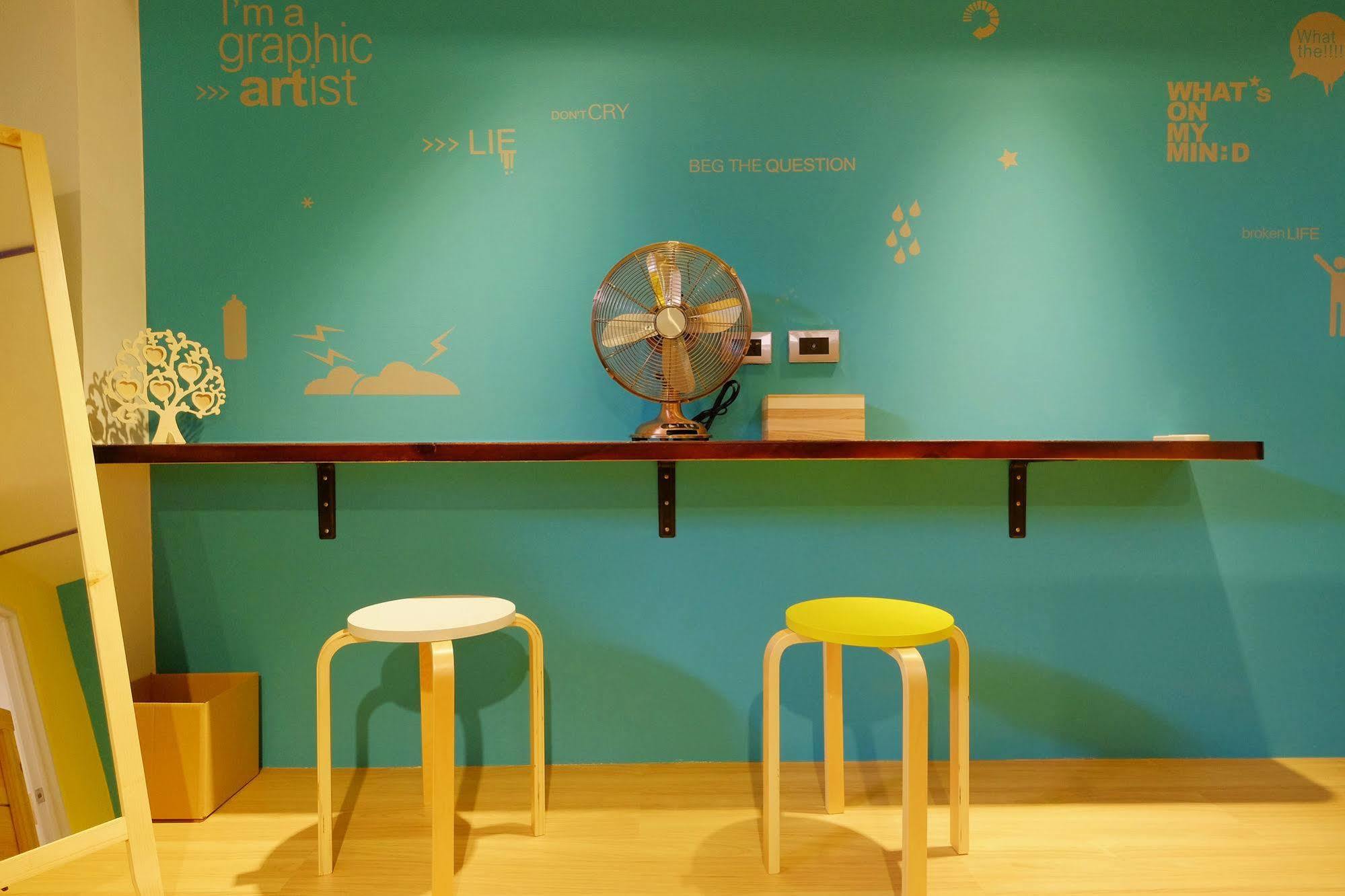 Leo Ho Hostel Tainan Buitenkant foto