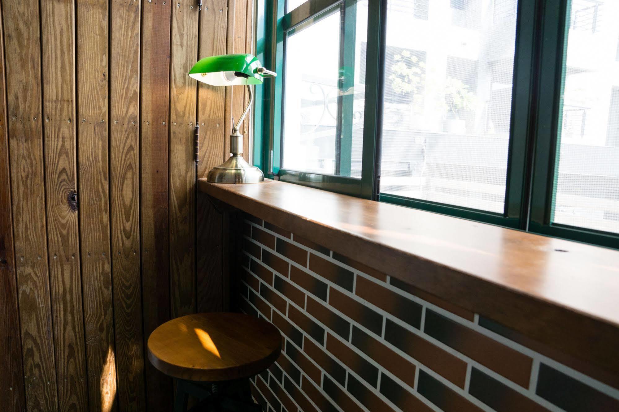 Leo Ho Hostel Tainan Buitenkant foto